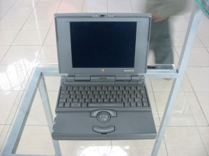 Macintosh PowerBook 150 // Collections - Applematters.com